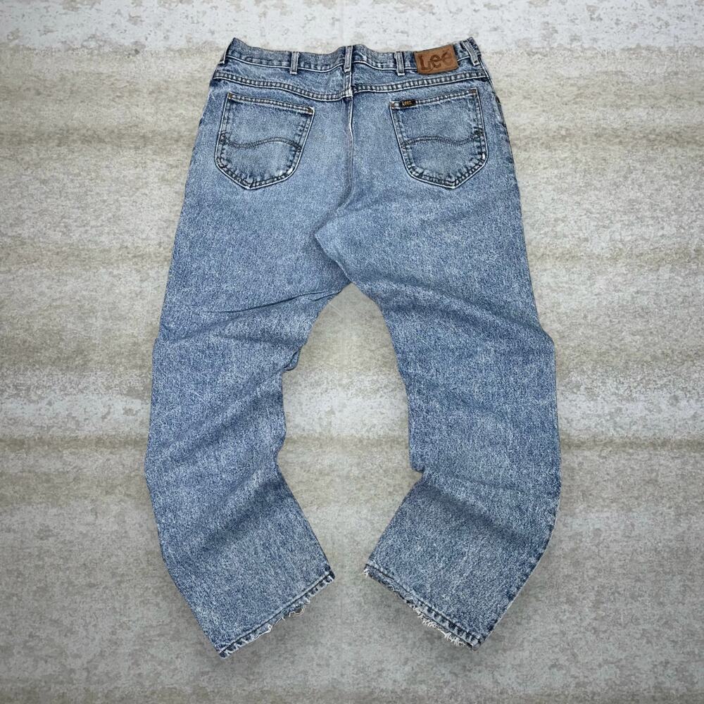 Vintage 90s Lee MR Jeans 36x32 Relaxed Fit Light Wash Denim Made in USA